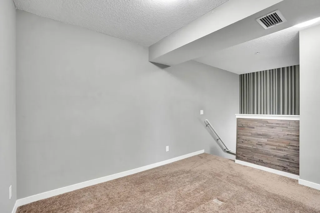 10 Westpark Link SW Calgary AB T3H0Y5