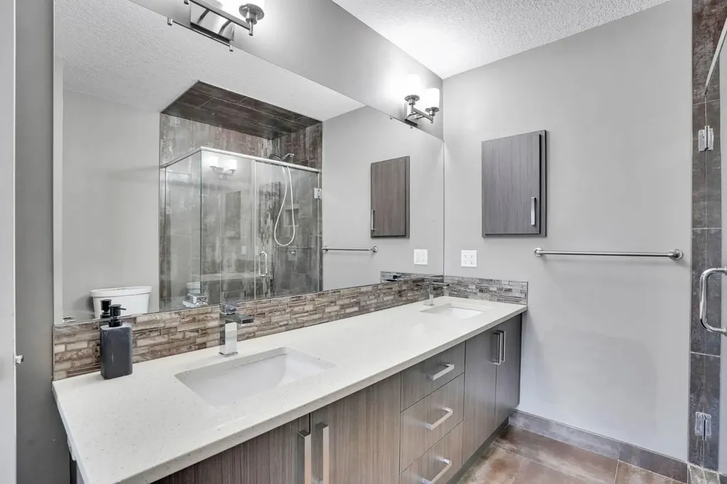 10 Westpark Link SW Calgary AB T3H0Y5