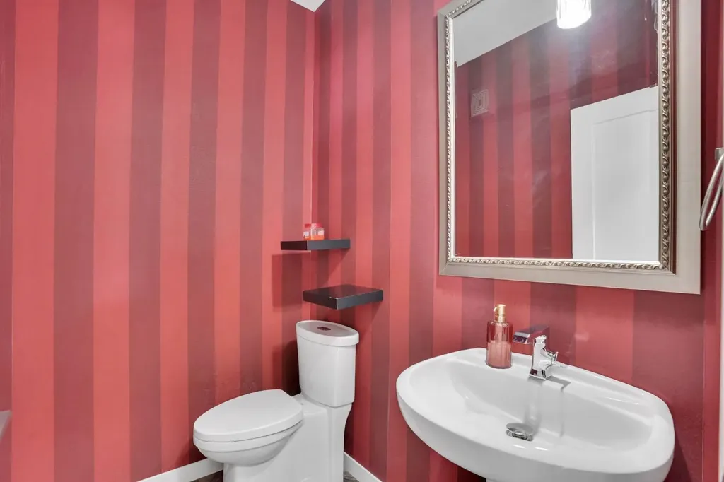10 Westpark Link SW Calgary AB T3H0Y5