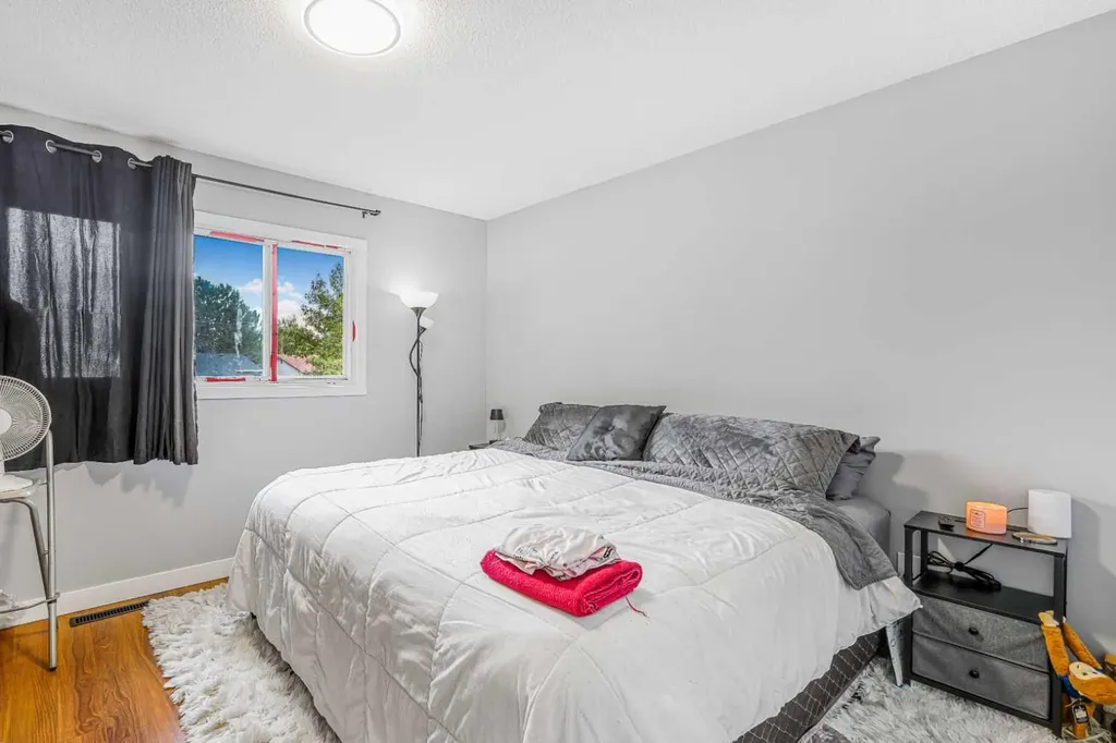 5112 Maryvale Drive NE Calgary AB T2A 2T4