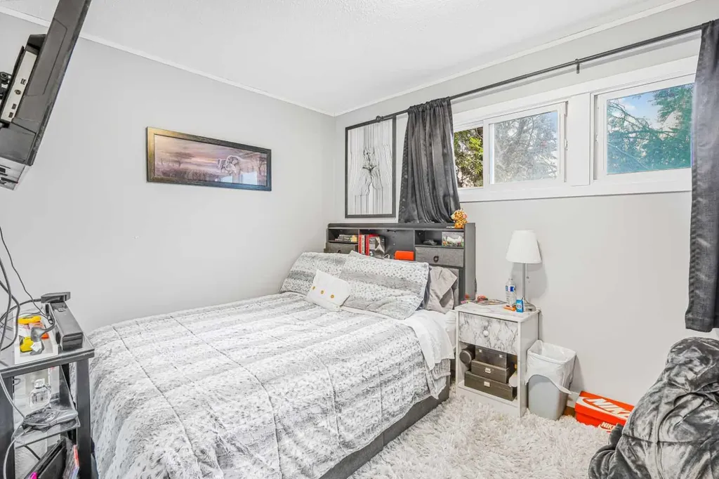 5112 Maryvale Drive NE Calgary AB T2A 2T4