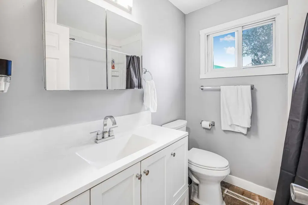 5112 Maryvale Drive NE Calgary AB T2A 2T4