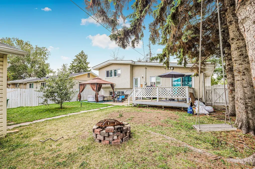 5112 Maryvale Drive NE Calgary AB T2A 2T4