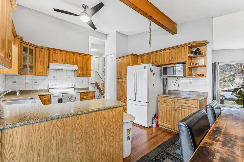 5112 Maryvale Drive NE Calgary AB T2A 2T4