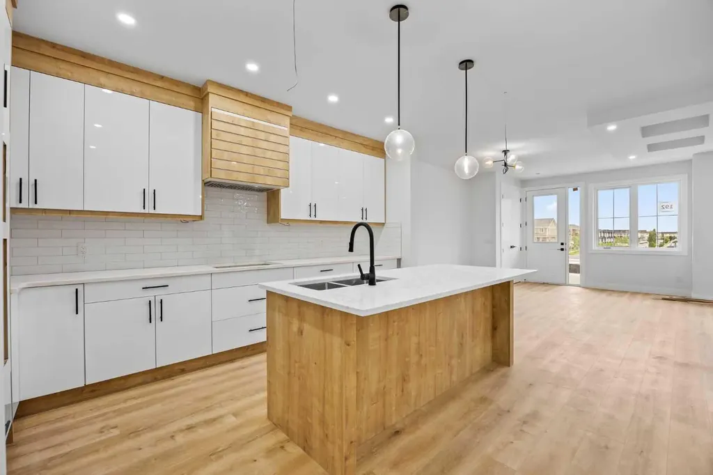 196 Saddlelake Manor NE Calgary AB T3J2L5
