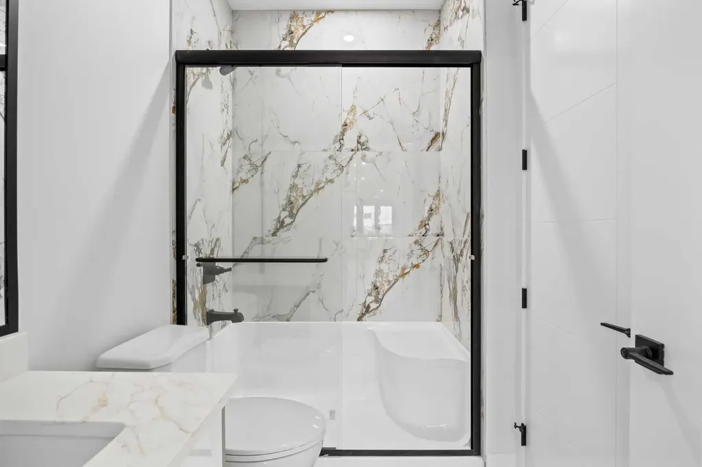 196 Saddlelake Manor NE Calgary AB T3J2L5