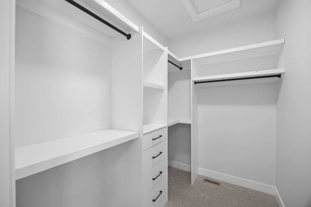 196 Saddlelake Manor NE Calgary AB T3J2L5