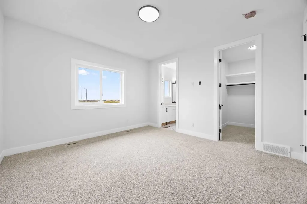 196 Saddlelake Manor NE Calgary AB T3J2L5