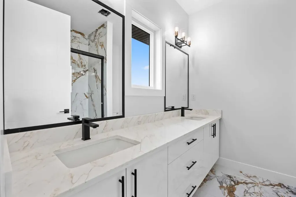 196 Saddlelake Manor NE Calgary AB T3J2L5