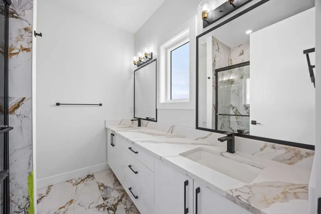 196 Saddlelake Manor NE Calgary AB T3J2L5