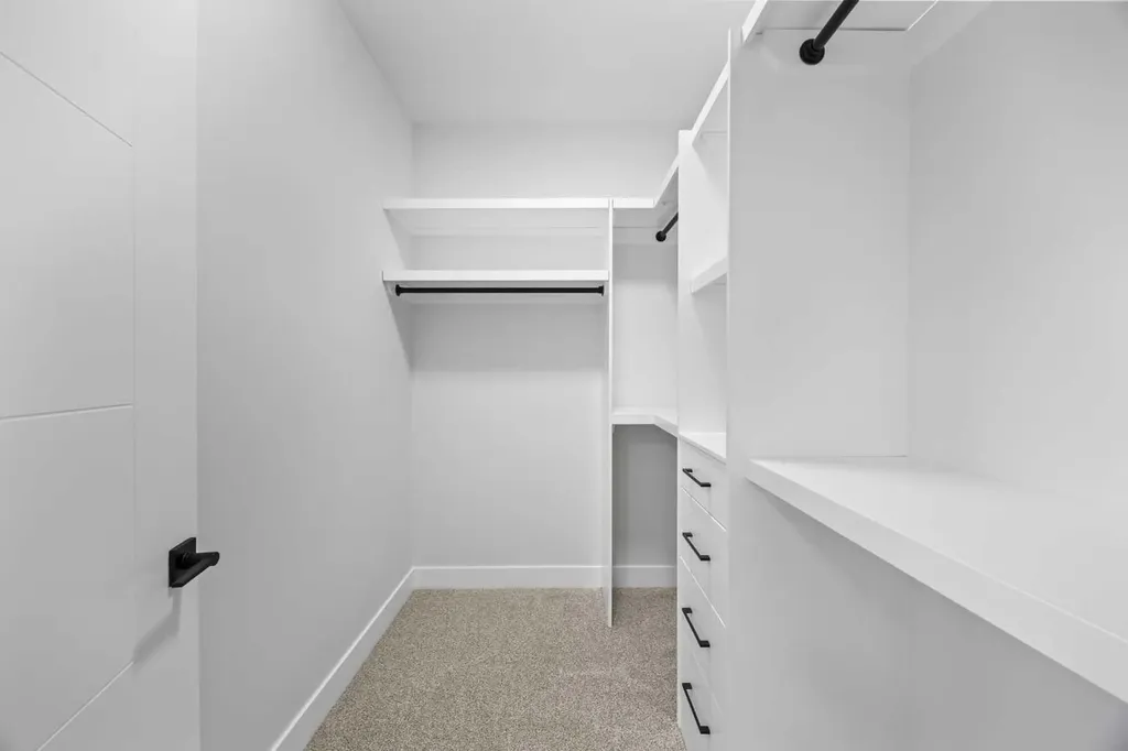 196 Saddlelake Manor NE Calgary AB T3J2L5