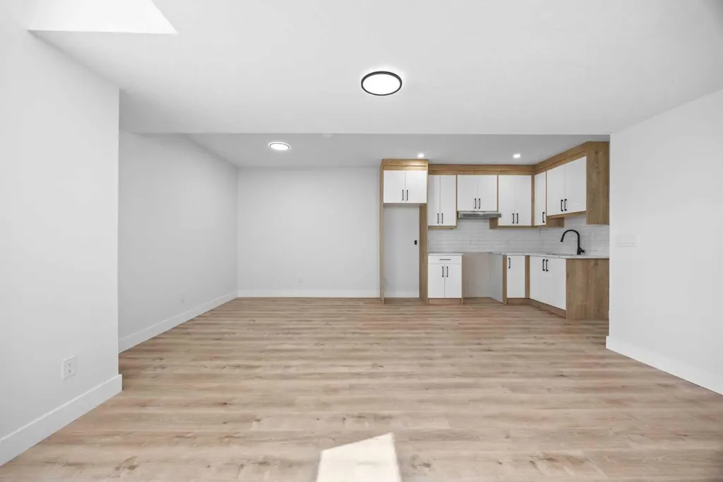 196 Saddlelake Manor NE Calgary AB T3J2L5