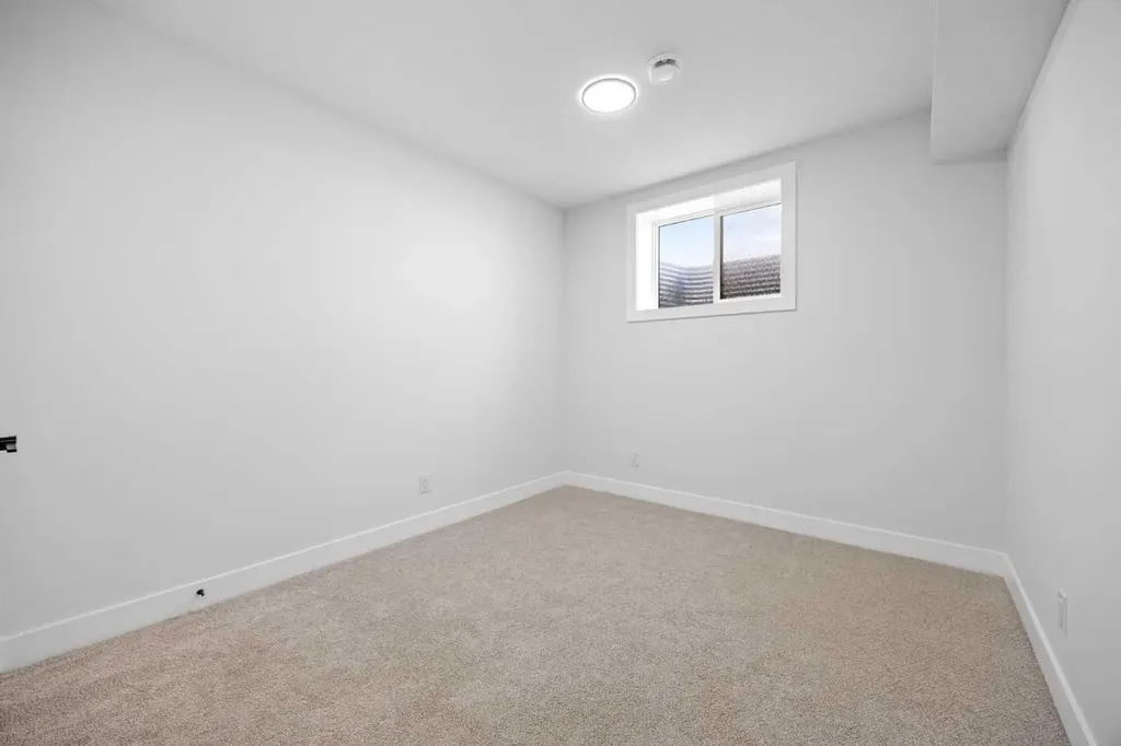 196 Saddlelake Manor NE Calgary AB T3J2L5
