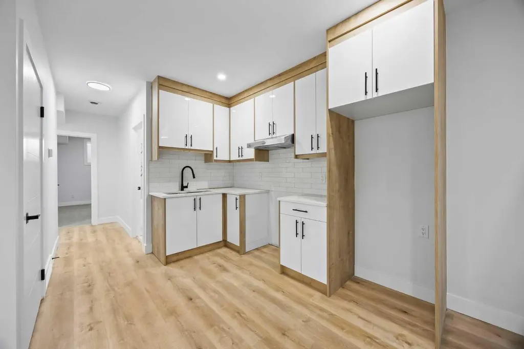 196 Saddlelake Manor NE Calgary AB T3J2L5