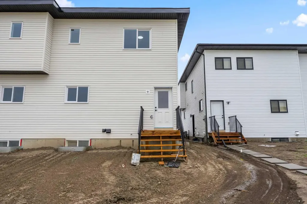 196 Saddlelake Manor NE Calgary AB T3J2L5
