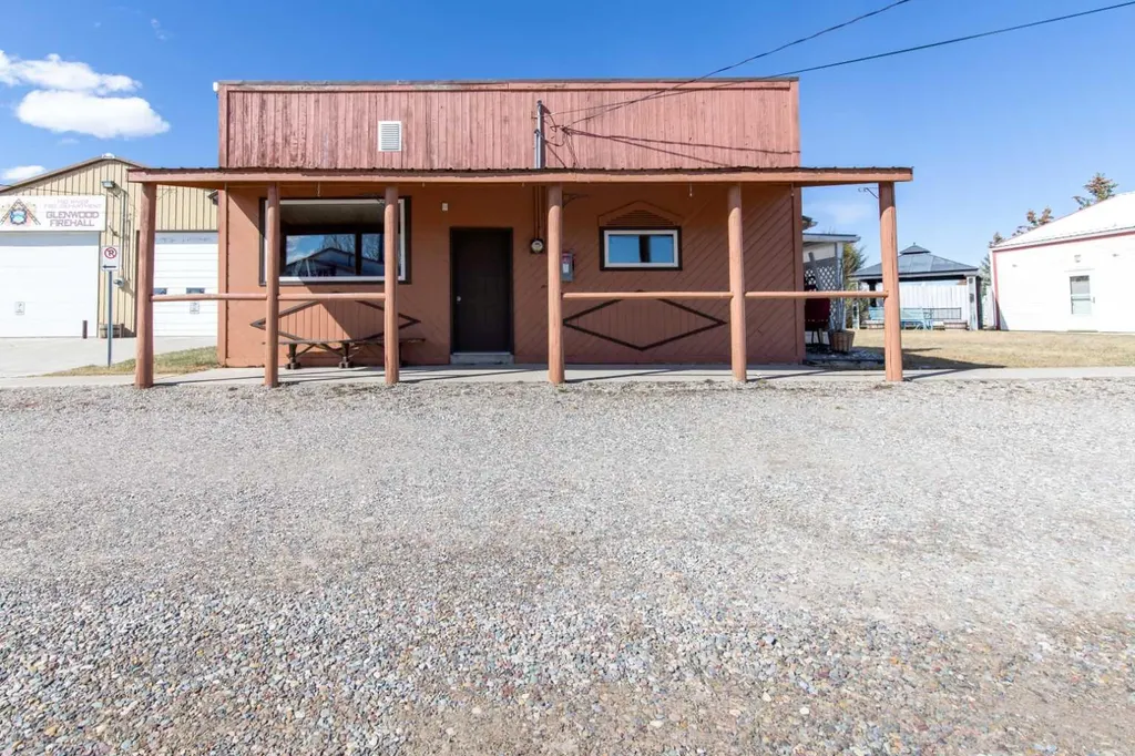 60 Main Avenue NW Glenwood AB T0K2R0