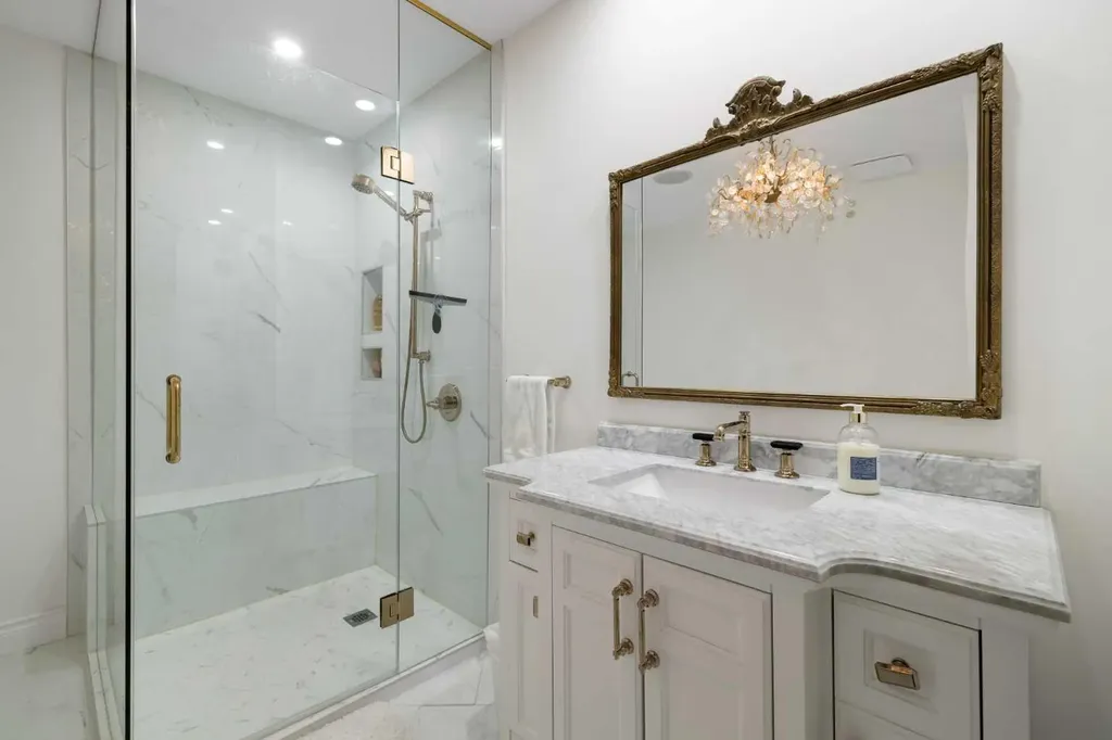 1727 24 Street SW Calgary AB T3C 1J2
