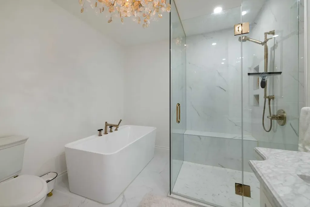 1727 24 Street SW Calgary AB T3C 1J2
