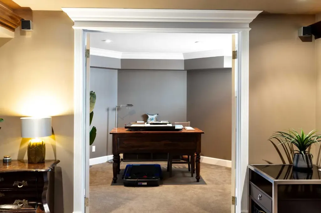1727 24 Street SW Calgary AB T3C 1J2