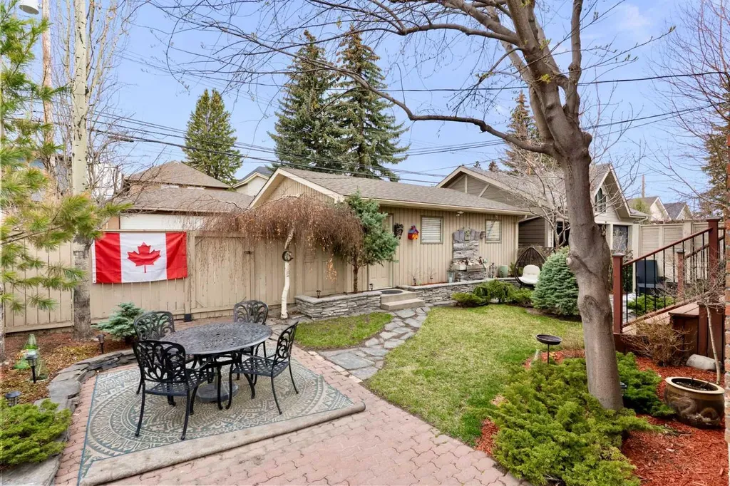 1727 24 Street SW Calgary AB T3C 1J2