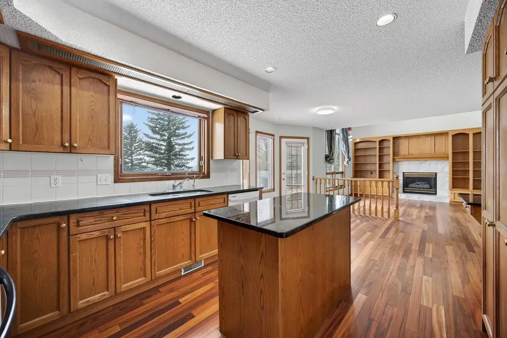 90 Hawkmount Green NW Calgary AB T3G 2T9