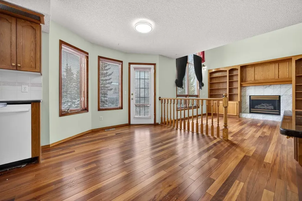 90 Hawkmount Green NW Calgary AB T3G 2T9