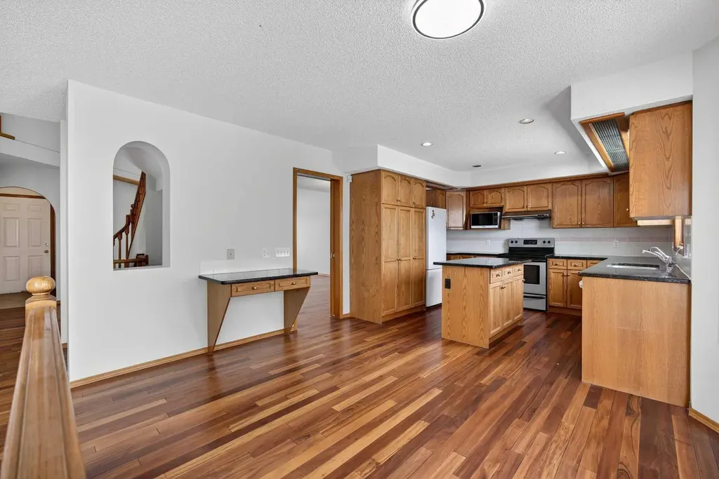 90 Hawkmount Green NW Calgary AB T3G 2T9