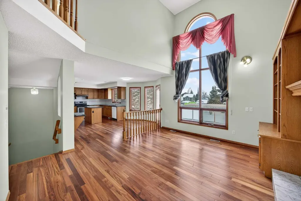90 Hawkmount Green NW Calgary AB T3G 2T9