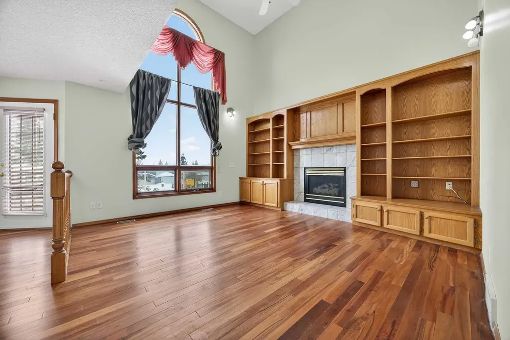 90 Hawkmount Green NW Calgary AB T3G 2T9