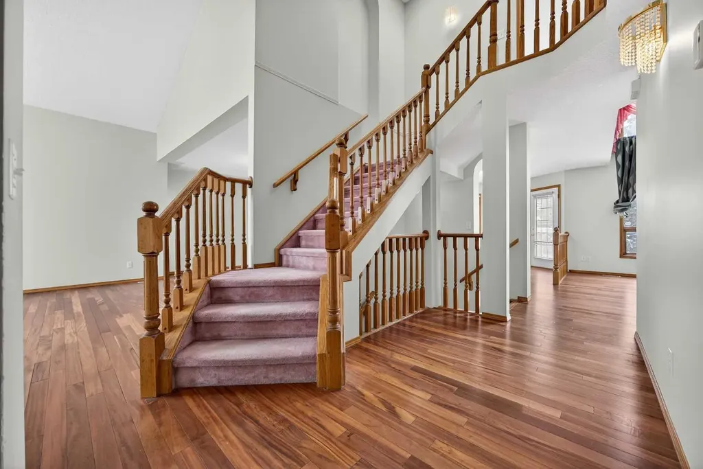 90 Hawkmount Green NW Calgary AB T3G 2T9