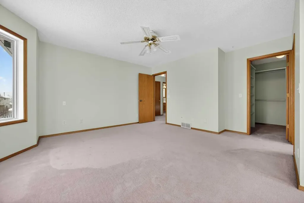 90 Hawkmount Green NW Calgary AB T3G 2T9