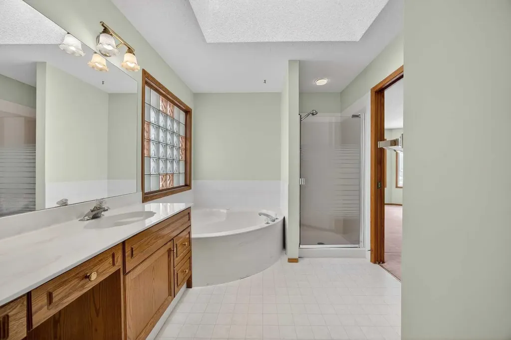 90 Hawkmount Green NW Calgary AB T3G 2T9