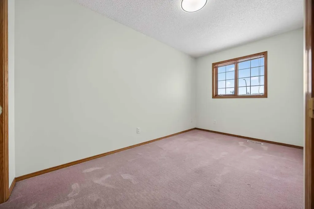 90 Hawkmount Green NW Calgary AB T3G 2T9