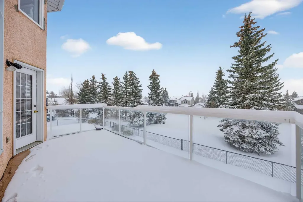 90 Hawkmount Green NW Calgary AB T3G 2T9