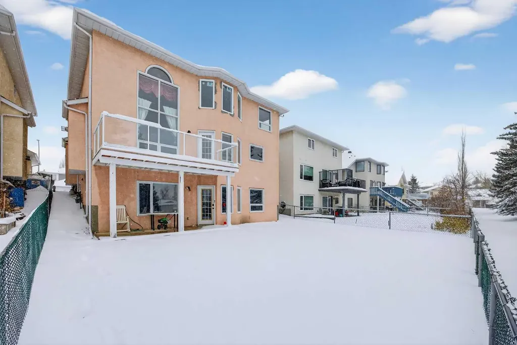 90 Hawkmount Green NW Calgary AB T3G 2T9