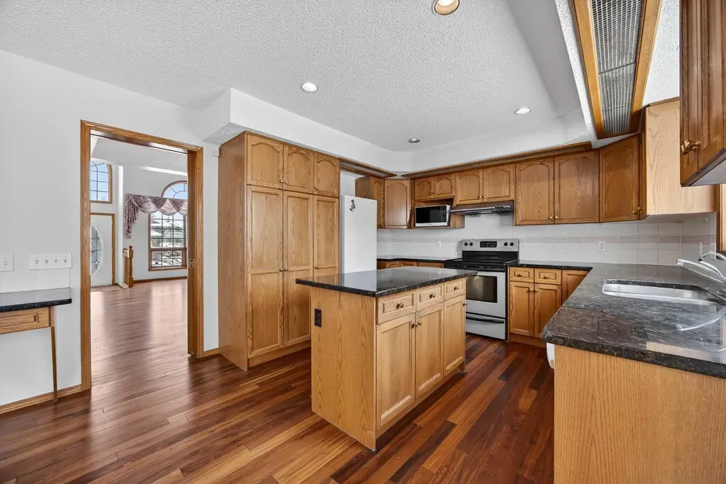 90 Hawkmount Green NW Calgary AB T3G 2T9