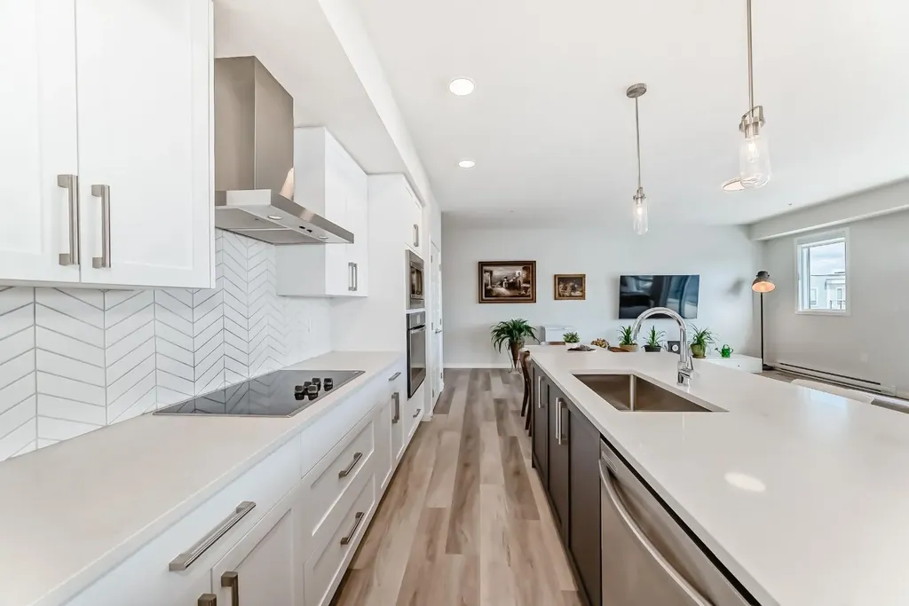 33 Carringham Gate NW Calgary AB T3P 2H6