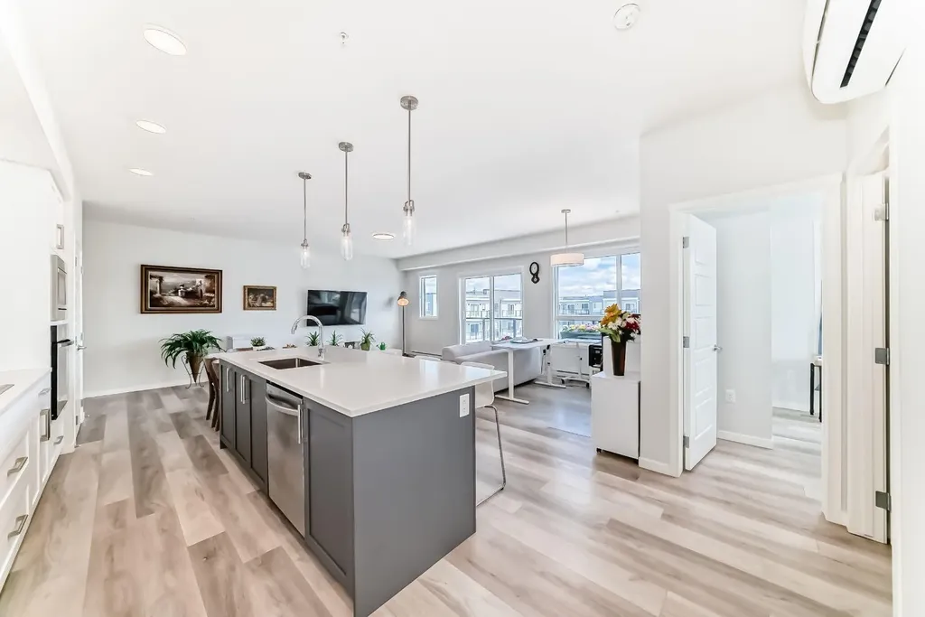 33 Carringham Gate NW Calgary AB T3P 2H6