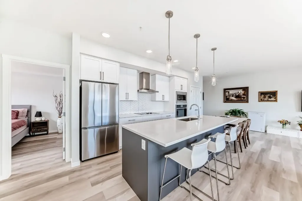 33 Carringham Gate NW Calgary AB T3P 2H6
