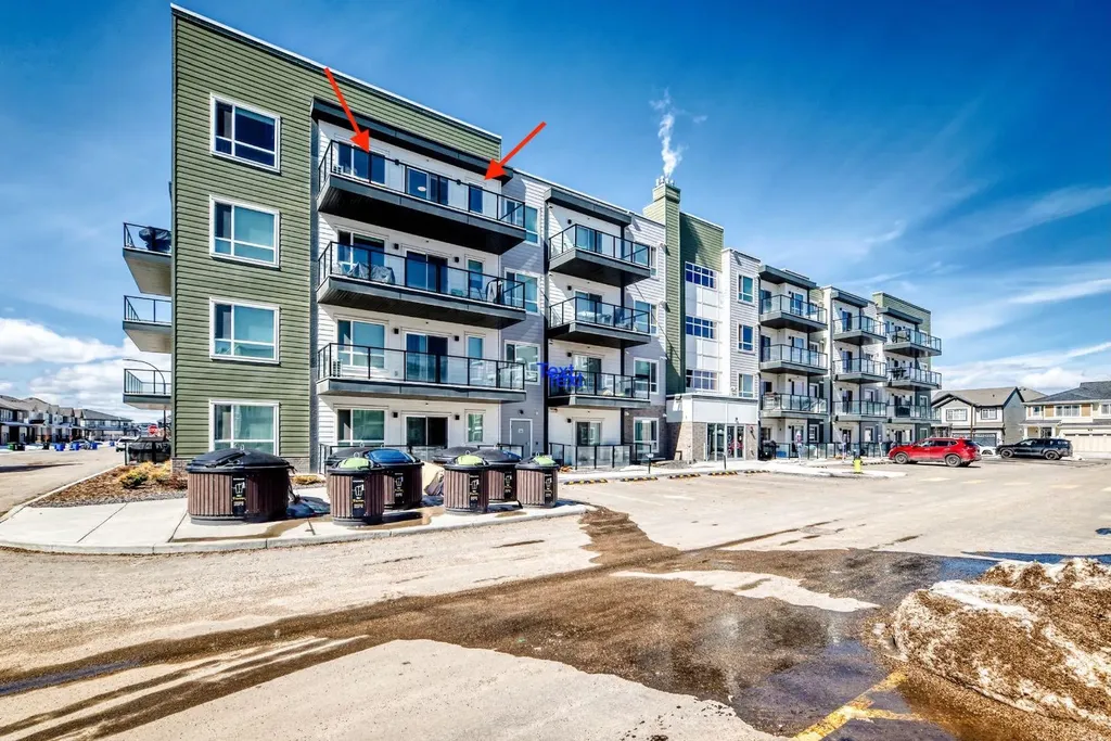 33 Carringham Gate NW Calgary AB T3P 2H6