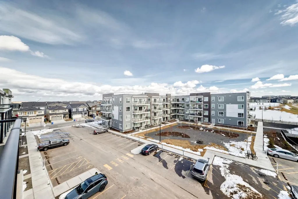 33 Carringham Gate NW Calgary AB T3P 2H6