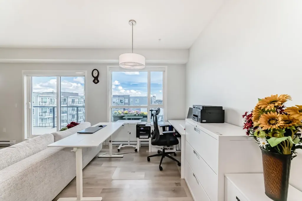 33 Carringham Gate NW Calgary AB T3P 2H6