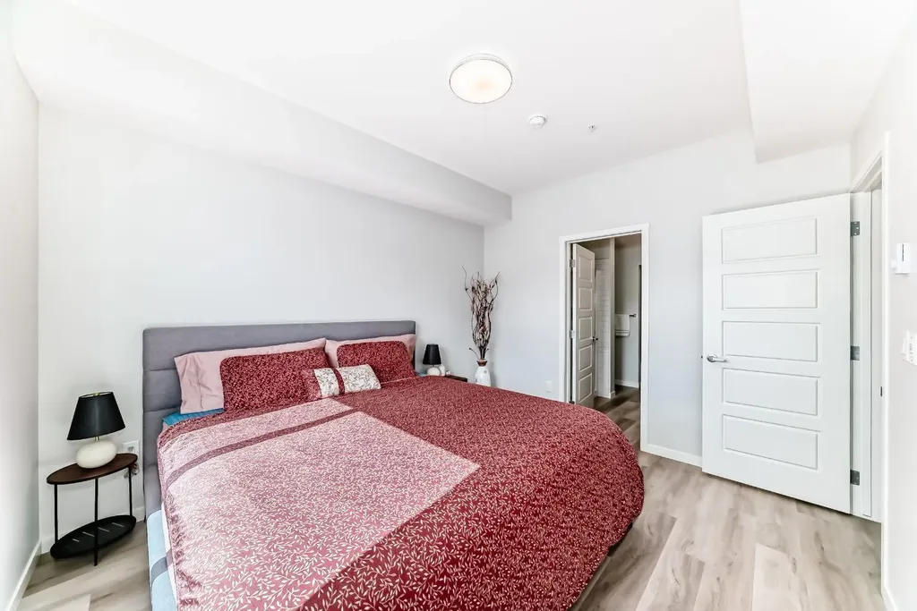 33 Carringham Gate NW Calgary AB T3P 2H6