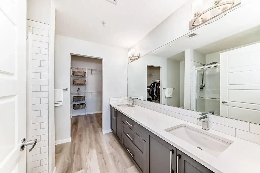 33 Carringham Gate NW Calgary AB T3P 2H6