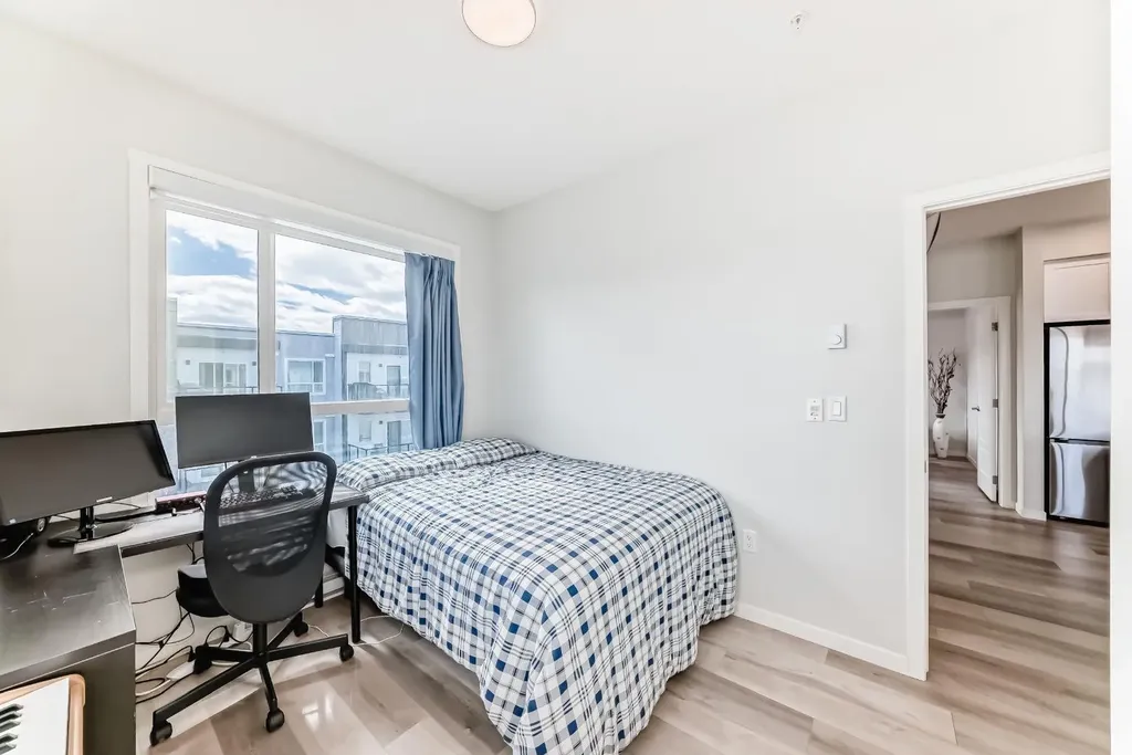 33 Carringham Gate NW Calgary AB T3P 2H6