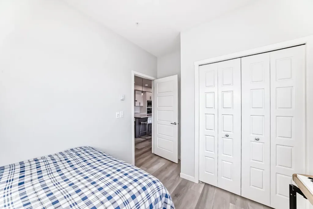 33 Carringham Gate NW Calgary AB T3P 2H6