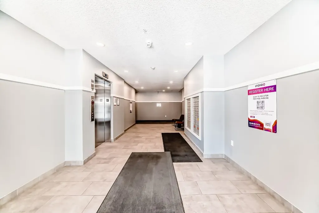 33 Carringham Gate NW Calgary AB T3P 2H6