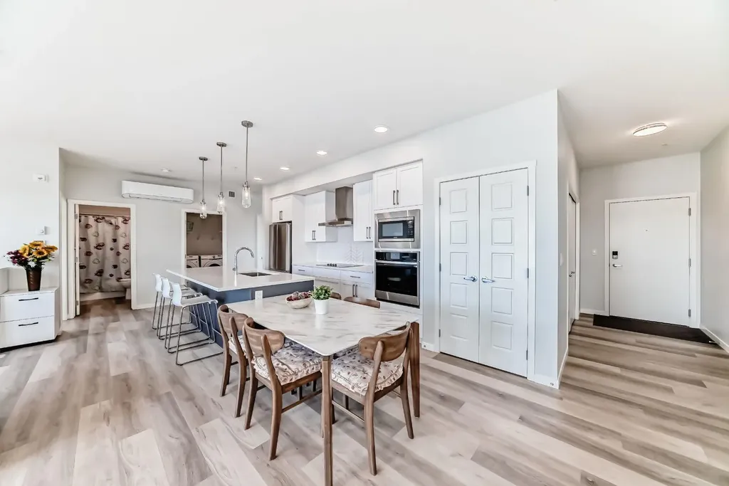 33 Carringham Gate NW Calgary AB T3P 2H6