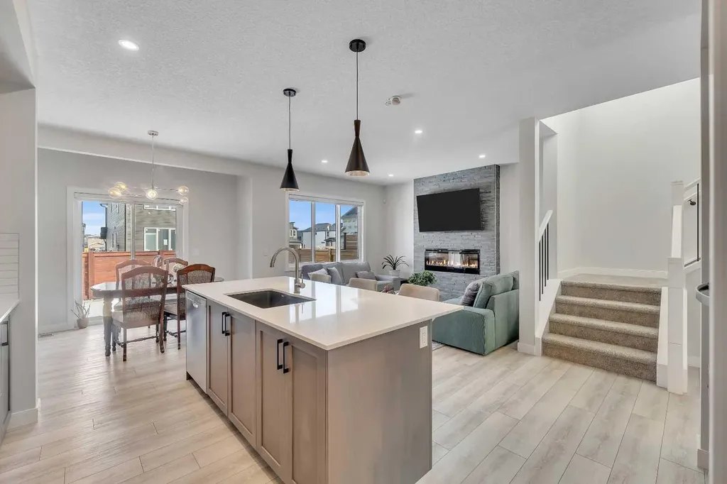 674 Creekmill Court SW Airdrie AB T4B 5J8
