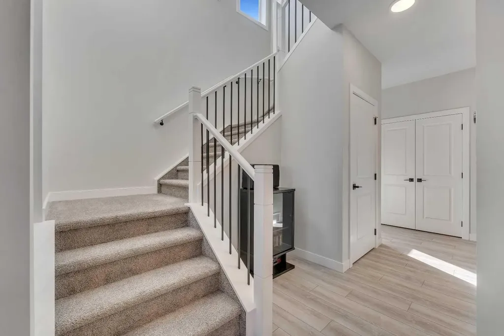 674 Creekmill Court SW Airdrie AB T4B 5J8